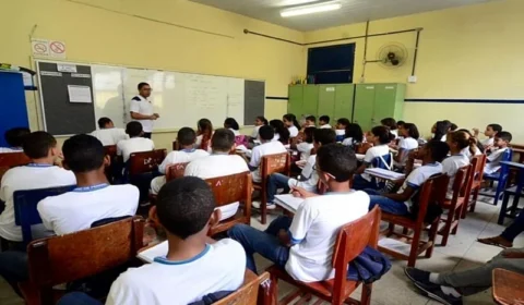 Valorização dos professores sem aumento real de salário, é isso mesmo?