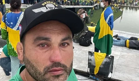 Em mensagens, Léo Índio disse que se sentia ‘abandonado’ pelo clã Bolsonaro