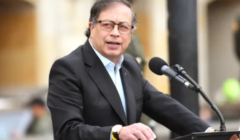 EUA abrem investigação contra presidente da Colômbia
