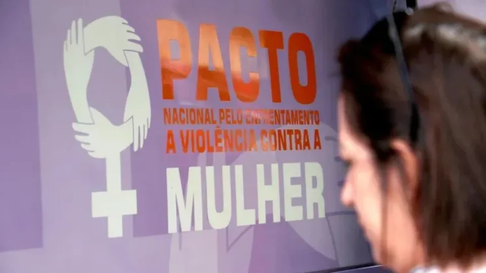 Prefeito de Londrina (PR) anuncia extinção de Secretaria de Políticas para Mulheres