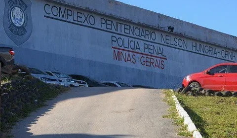 Vídeos mostram presos em presídio de MG sendo torturados por policiais penais