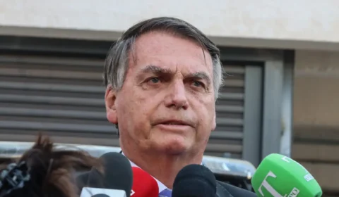 Bolsonaro diz acordar ‘todo dia com a sensação da PF na porta’