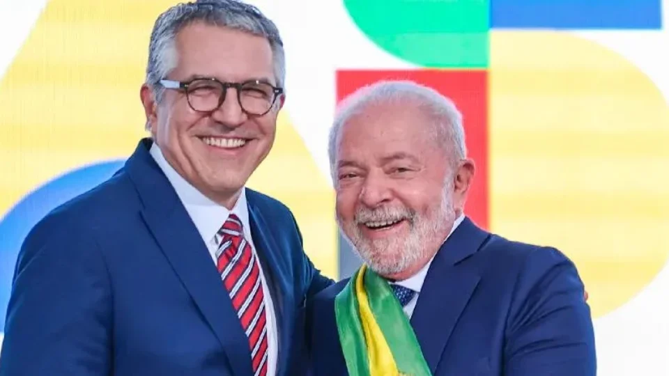 Lula aciona ministro para negociar Esplanada com partidos