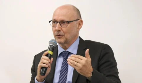 Diretor da Abin de Lula depõe à PF por cinco horas, sob pressão dentro do governo