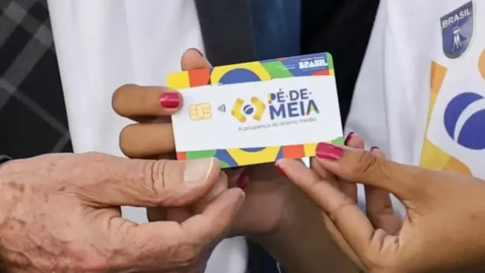 Pé-de-Meia: bloqueio de verba pode paralisar pagamento a estudantes, diz AGU