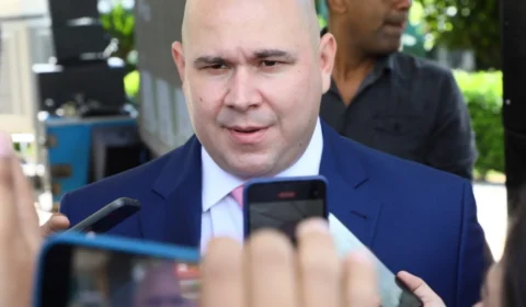 Prefeito bolsonarista quer proibir marmitas para pessoas em situação de rua