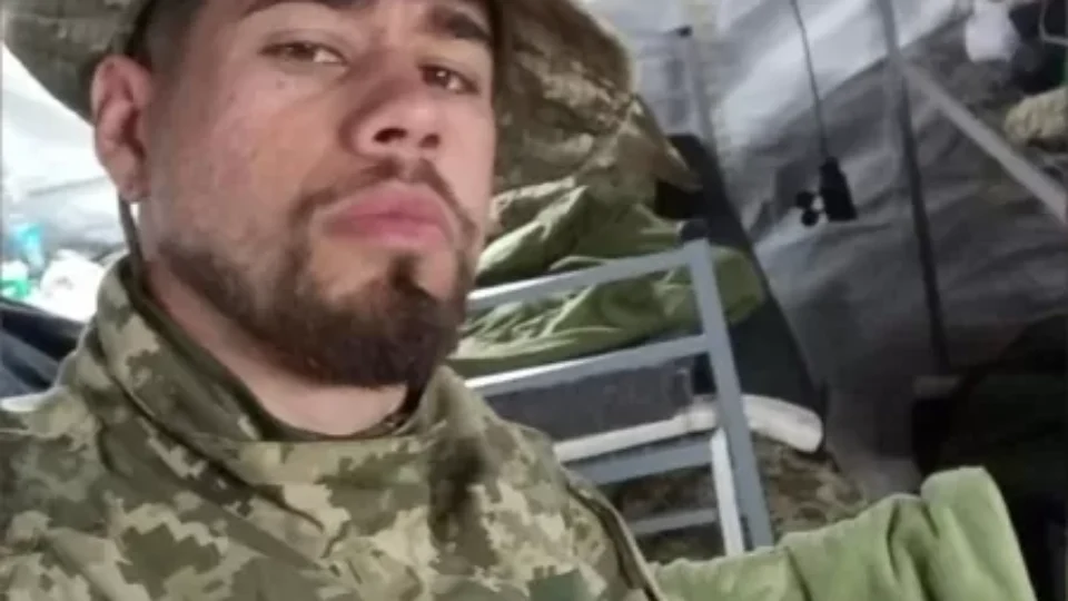 Brasileiro de 22 anos morre em combate na Ucrânia, diz família