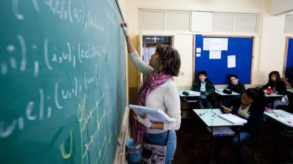 Alô, governantes: os professores querem (e merecem) mais