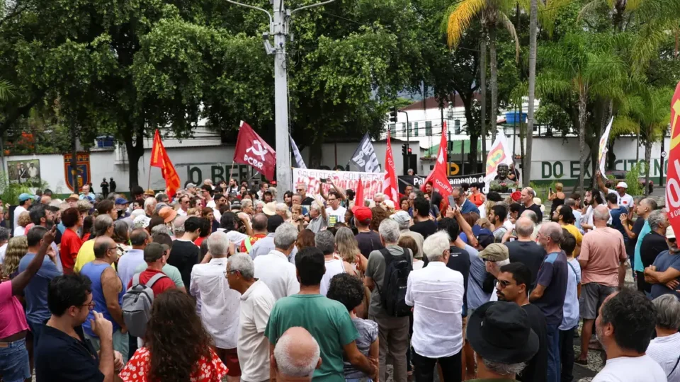 Ato pede centro de memória em quartel que abrigou DOI-Codi no RJ