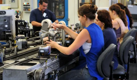 OIT: Taxa de desemprego global permanece em 5%; jovens sofrem mais