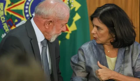 Lula demite Nísia, confirma Padilha na Saúde e dá início a reforma ministerial