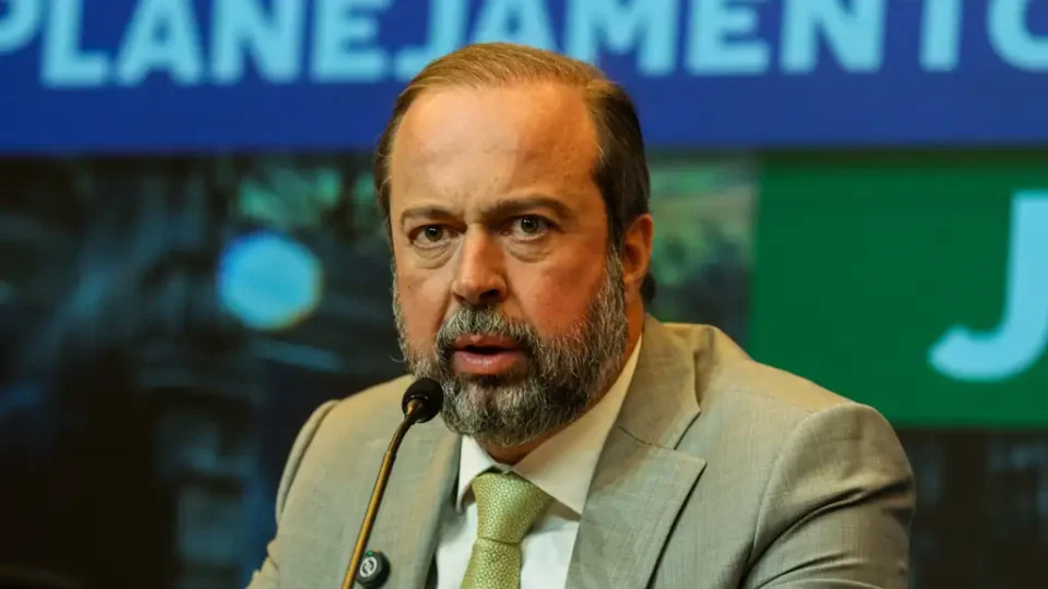 Silveira diz que Brasil ‘tem que virar a chave’ sobre margem equatorial