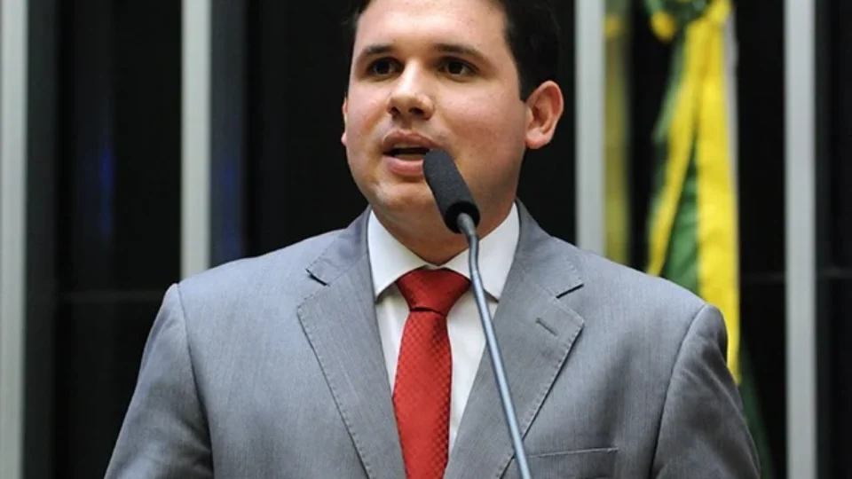Motta recebe ligação de Lula, deseja êxito a Gleisi e relata boa relação com ministra