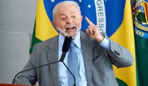 Lula renova ataques e diz que Bolsonaro deve ser preso se denúncia for provada