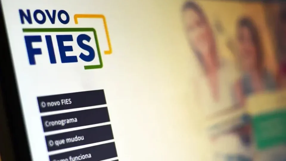 Fies 2025 abre inscrições para financiamento de cursos superiores; veja regras