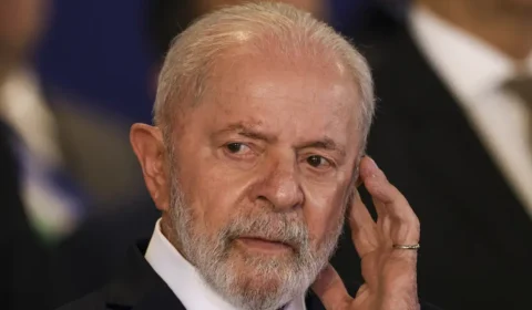 Aprovação de Lula desaba para 24% e é a pior de todos os seus mandatos