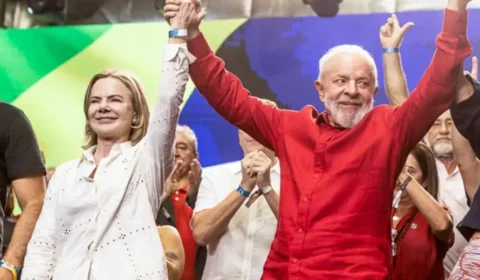 Lula define Gleisi Hoffmann para Secretaria de Relações Institucionais