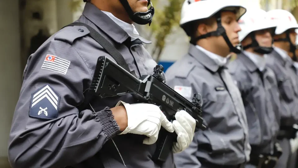 Familiares de vítimas da PM relatam intimidação durante vigília de oração e velório em Bauru