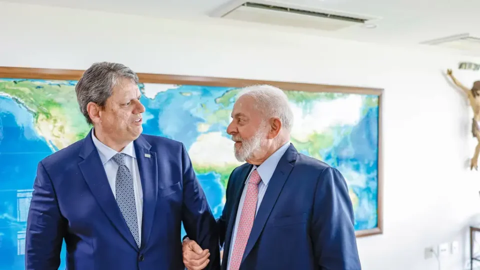 Lula e Tarcísio exaltam diálogo em evento com vaia a governador e coro ‘sem anistia’