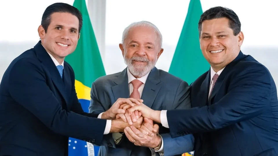 Lula chama Hugo e Alcolumbre de amigos e promete ouvir Congresso antes de mandar projetos