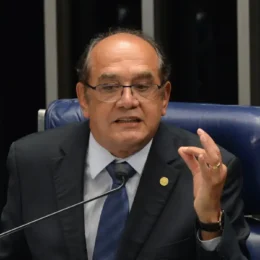 Ministros veem risco de Dino afastar Kassio, presidente do TSE, e Mendonça de ações