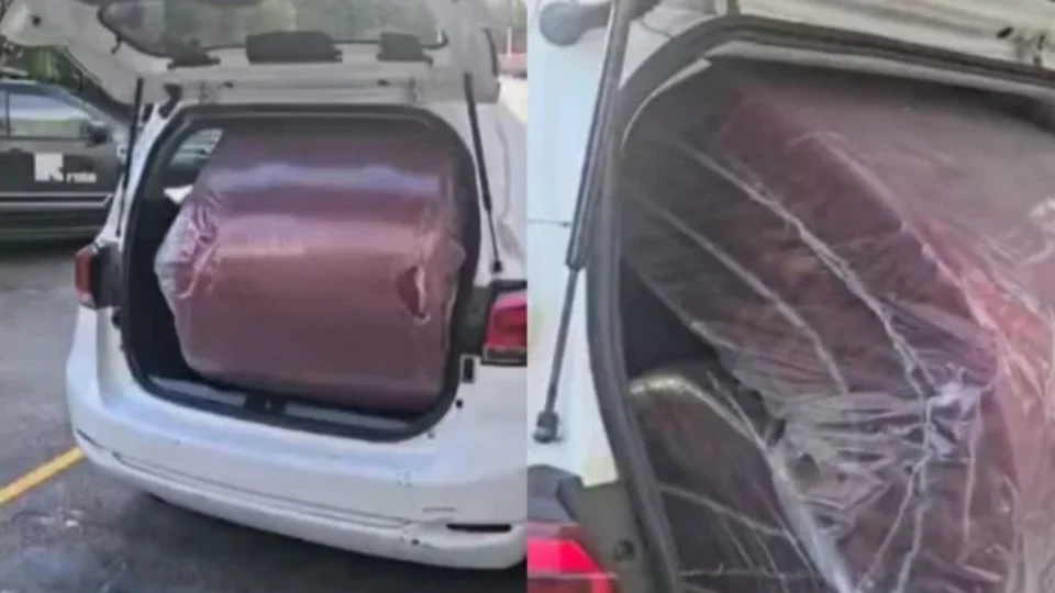 Mulher tenta vender colchões doados pela prefeitura às vítimas das enchentes em SP