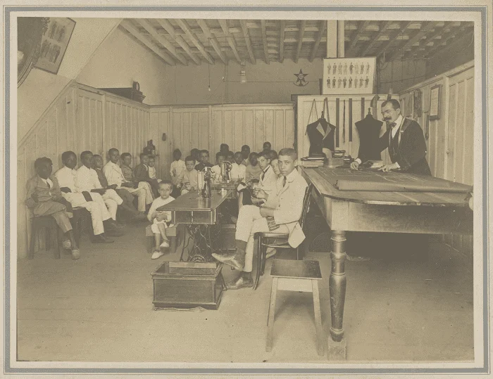 Oficina da Escola de Aprendizes Artífices em 1910, no Espírito Santo. Imagem: Arquivo Nacional