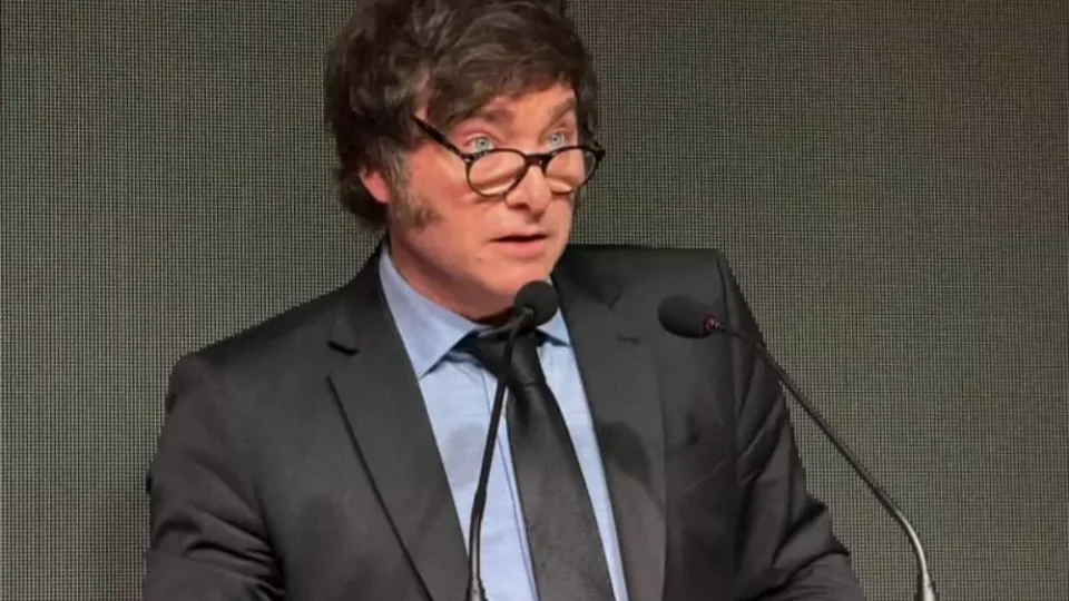 Milei gera nova crise na Argentina ao nomear ministros da Suprema Corte por decreto