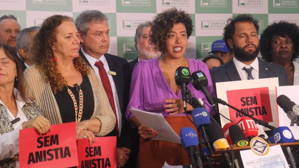 Esquerda se une para pedir fim da pauta da anistia no Congresso após denúncia da PGR