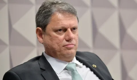 Emendas pagas por Tarcísio alimentam ONGs sem transparência em SP