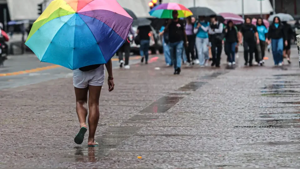 Previsão do tempo: dia deve registrar pancadas de chuva e temperaturas acima de 35°C