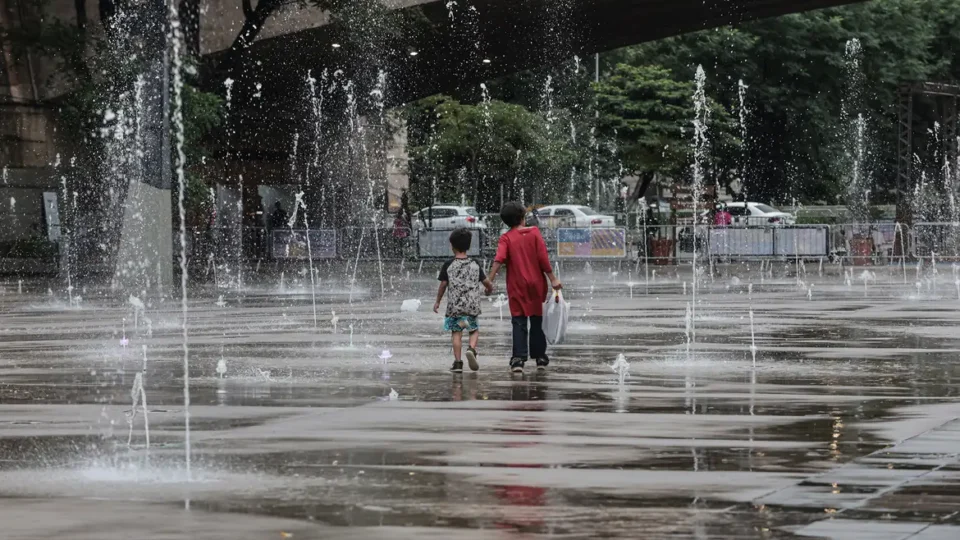 Previsão do tempo: chuvas devem atingir todas as regiões do país nesta quarta