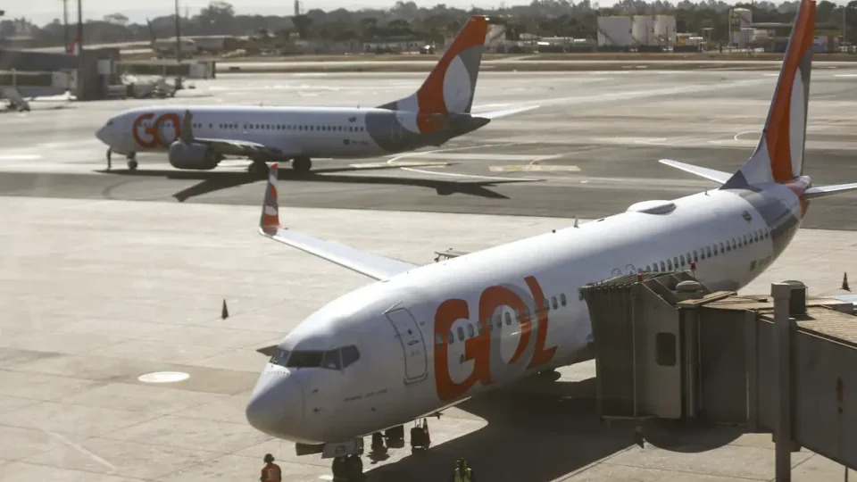 Governo avalia cortar impostos para conter alta nas passagens aéreas