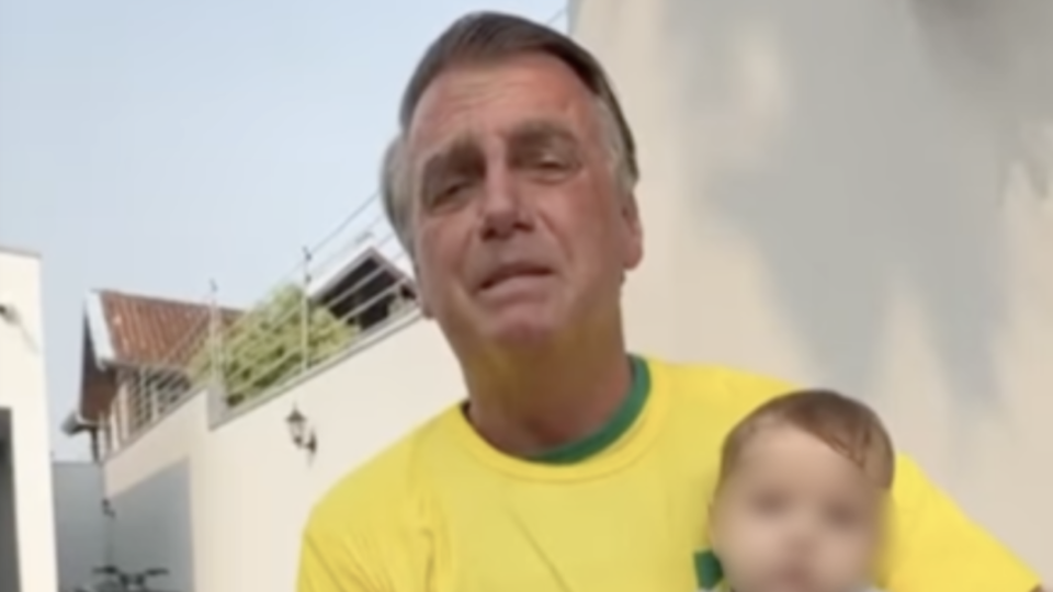 Com dores, Bolsonaro é atendido com urgência em hospital no Rio Grande do Norte