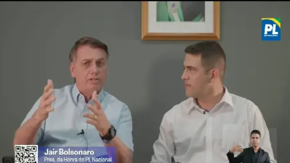 Deputado bolsonarista propõe lei para punir professores por uso de roupas em MG