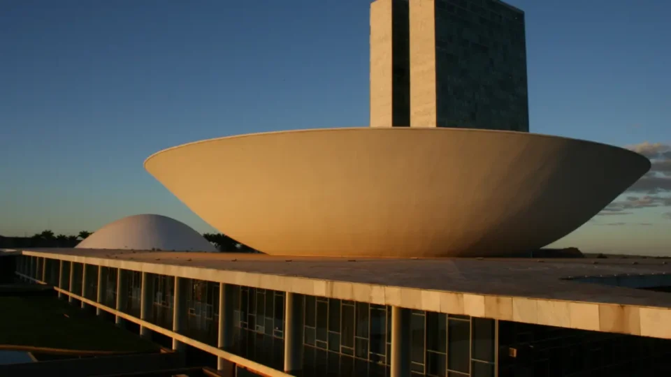 Do foro à anistia: como a oposição especializou-se em tentar obstruir e perder