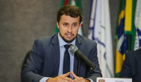Justiça mantém no cargo procurador que pagou outdoor exaltando a Lava Jato