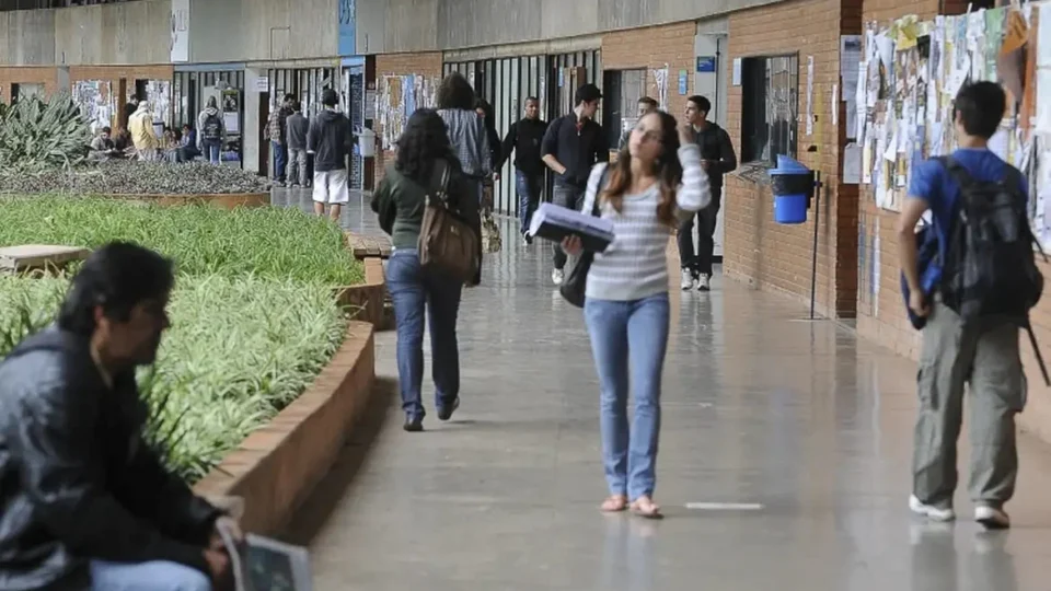 Guia do ensino superior: como fazer faculdade com ajuda dos programas sociais