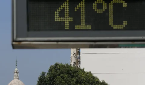Rio Grande do Sul enfrenta onda de calor e registra 43,8ºC, maior temperatura da história