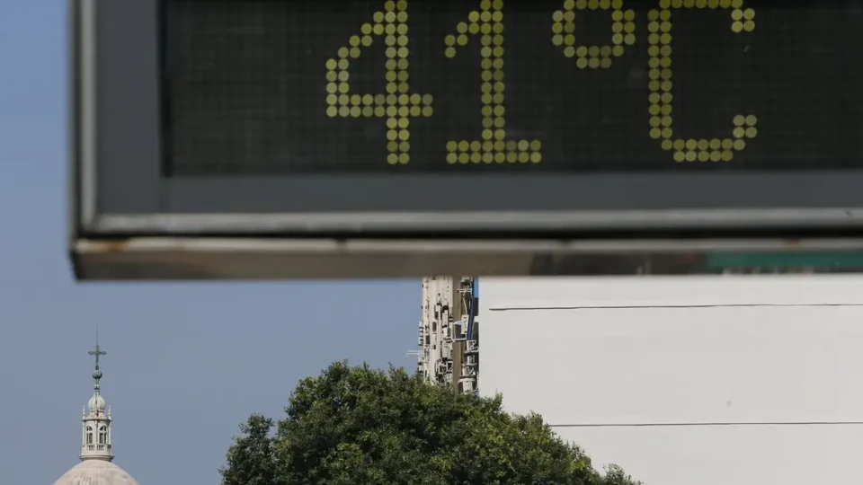 Rio Grande do Sul enfrenta onda de calor e registra 43,8ºC, maior temperatura da história