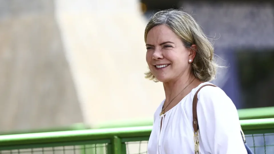 Gleisi Hoffmann, de ‘agressiva’ a desatadora de nós