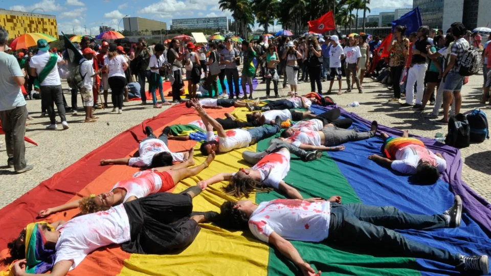 PM que matou homem gay que dançava na calçada é condenado a 12 anos de prisão