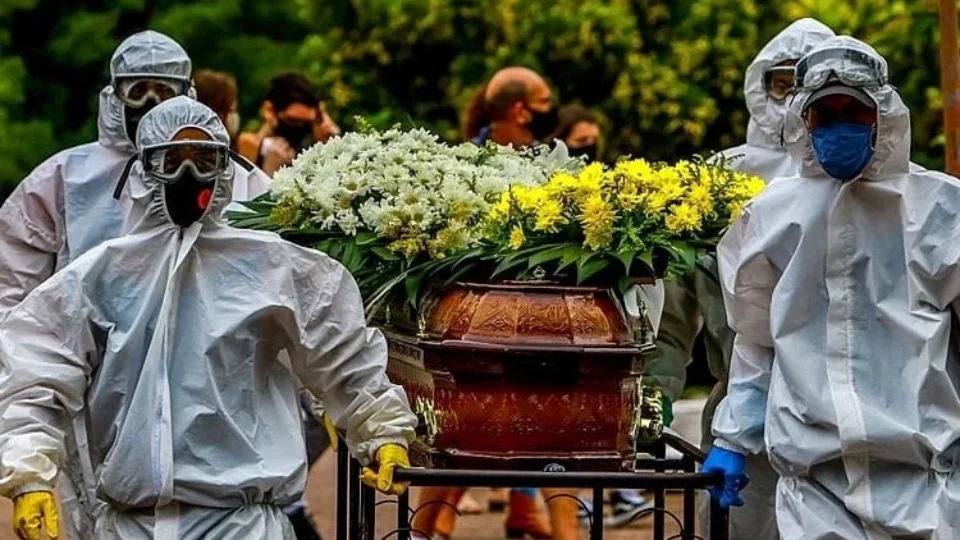 Brasil completa cinco anos do primeiro caso de covid-19