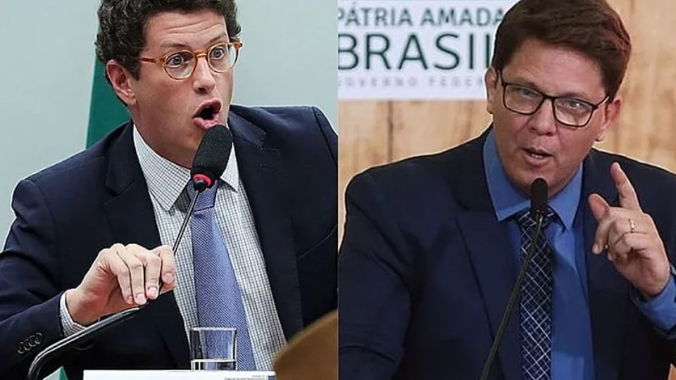 Bolsonaristas Mario Frias e Ricardo Salles batem boca nas redes sociais