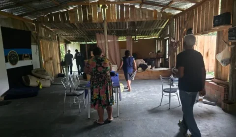 18 indígenas são resgatados de trabalho análogo à escravidão na safra da uva no RS