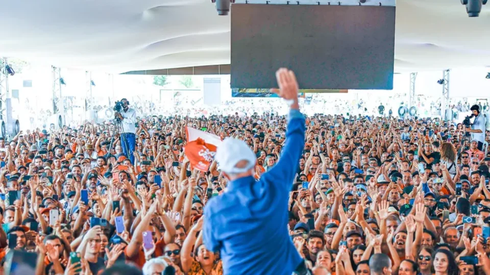 Lula vai focar em medidas econômicas para tentar reverter queda na popularidade
