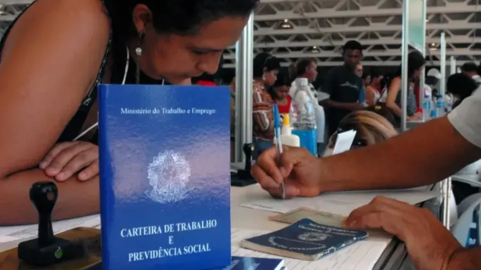 O que explica o aumento dos processos na Justiça do Trabalho?
