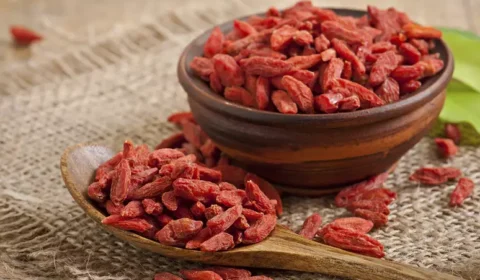 Fruta chinesa rica em melatonina pode ajudar na regulação do sono; saiba qual