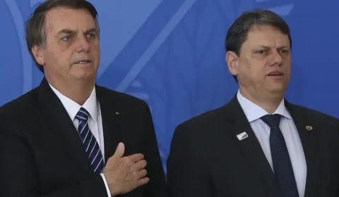 Tarcísio defende Bolsonaro de novo com distorções e omissões sobre golpismo
