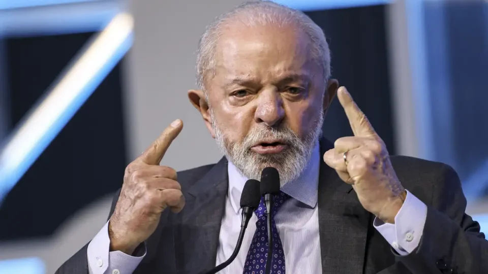 Lula diz que governo irá reagir caso Trump taxe o aço
